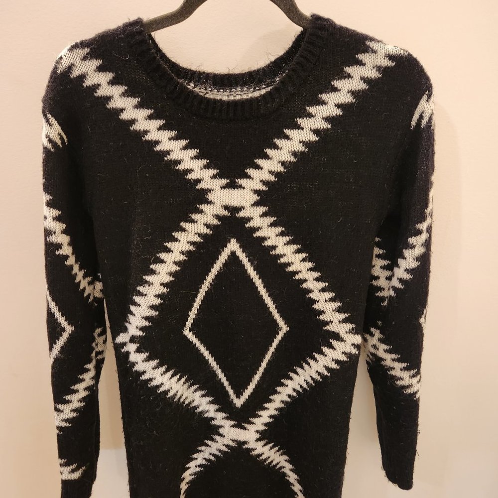 Juniors Size M Black Aztec Sweater